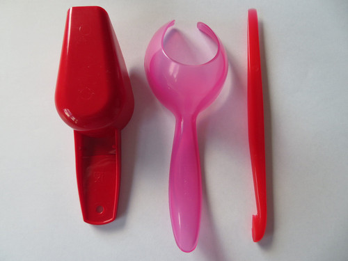 Tupperware egg lifter scoop - lifter,